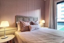 Double bed, master bedroom | Lisbon, Parque das Nações