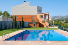 Villa in Ametlla de Mar - Moderna Villa Cerca de la Playa Almadrava