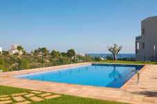 Villa in Ametlla de Mar - Moderna Villa Cerca de la Playa Almadrava