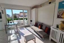 Studio in Cannes - Beau studio à 2 pas de la Croisette / ISN1096