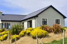 Claddaghduff Beach House, A Self Catering Holiday Home in Connemara