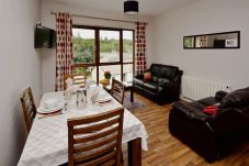 Letterfrack Apartments No.7, Modern Holiday Apartment in Connemara, County Galway