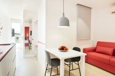 Apartment in Barcelona - OLA LIVING SANTA ANNA ATTIC