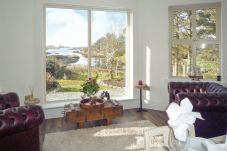 Ti Mhaggie Holiday Cottage,  Coastal Self Catering holiday home in Connemara, County Galway