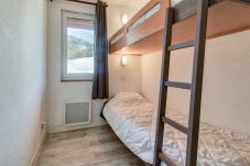 Apartment in Genos - hoomy10594