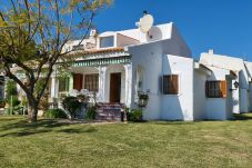 Townhouse in Alcocebre / Alcossebre - CASA ADOSADA con jardín Las Haciendas