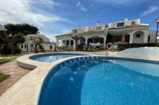 Townhouse in Alcocebre / Alcossebre - CASA ADOSADA con jardín Las Haciendas