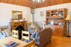  Pretty Self-Catering Holiday Cottage Clydagh Lodge near Castlebar, County Mayo 