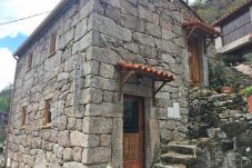 Cottage in Arcos de Valdevez - Casa do Penedo - Casas da Peneda