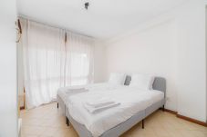 Apartment in Porto - Nomad's Easy Stay - 1BED Sunrise Cedofeita