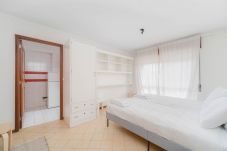 Apartment in Porto - Nomad's Easy Stay - 1BED Sunrise Cedofeita