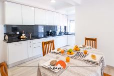 Apartment in Albufeira - #089 Sunny Balcony, High Speed WiFi, 150 mts Beach