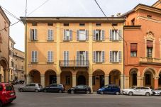 Apartment in Bologna - Galliera 2 - Wooden design apartment