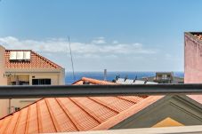 Studio in Funchal - Beco Santa Emilia 4Q, a Home in Madeira