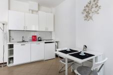 Apartment in Bologna - Nazario Sauro 7 - White Leaves Studio