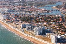 Apartment in Saint-Gilles-Croix-de-Vie - Bulle Océane 50 m de la plage