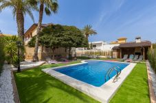 Villa in La Manga del Mar Menor - Seaside Elegance by Fidalsa