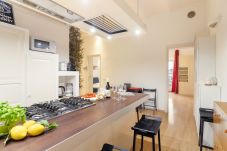 Apartment in Rome - Termini Station Lightsome 3BR Apartment