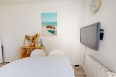 Apartment in Saint-Gilles-Croix-de-Vie - Le Bateau Ivre 50 m de la Plage