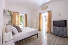 Apartment in Naples - Appartamento Donna Filomena con Patio