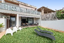 Villa in Llubi - CASA LLUBI - Modern town house with private pool -