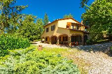 Villa in Radda in Chianti - Villa Casa al Sole Large Private Pool, WiFi