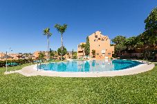 Apartment in Marbella - LOS LAGOS - Cosy flat with sea views, shared swimm