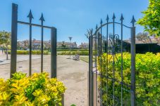 Casa adosada en Santa Susana - HomeHolidaysRentals Moonlight - Costa Barcelona