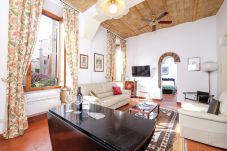 Apartamento en Roma - Trastevere Charming Retreat on Cobblestone Street