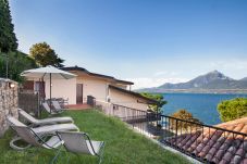 Apartamento en Torri del Benaco - Greenery Loft With Lake View