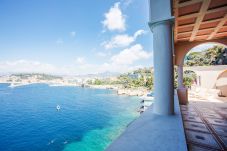 Villa con vista panorámica al mar