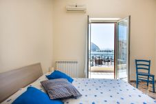 Apartamento en Palermo - Casetta vista mare in piazza a Mondello