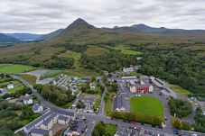 Letterfrack Apartments No.4, Modern Holiday Apartment in Connemara, County Galway