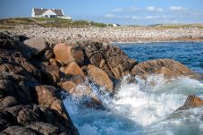 Claddaghduff Holiday Cottage, Pretty Seaside Holiday Cottage in Connemara County Galway