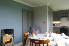 Charming Mary Naoise Family Self-Catering Holiday Home, Lettermacaward, County Donegal