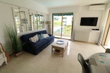 Apartamento en Cannes - Sea side 2 bedroom with heated pool 322