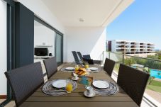 Apartamento en Lagos - Marina Village: Pool |Garage | Prime Location | AC