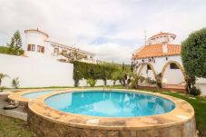 Villa en Alcoceber / Alcossebre - Villa con piscina , jardín y Barbacoa Alcossebre