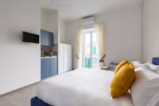 Apartamento en Napoli - Duomo 3 - Maria's Bright Flat at the Cathed w/balc