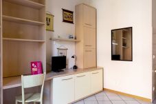 Apartamento en Bologna - Calari 9 - Bright Studio with balcony