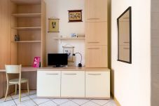 Apartamento en Bologna - Calari 9 - Bright Studio with balcony