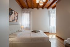 Apartamento en Venecia - Herion Palace Apt. 1 - LOCZ BK