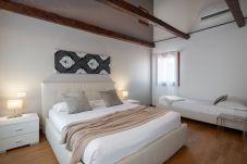 Apartamento en Venecia - Herion Palace Apt. 5 - LOCZ BK