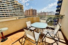 Terraza exterior con vistas en apartamento de alquiler vacacional en Alicante