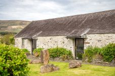 Exterior shot of Ventry Farm Rainbow Cottage Ventry County Kerry 