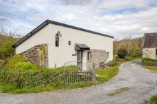 Exterior of Ventry Farm Parlour Cottage