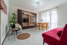 Apartamento en Magreglio - Scarlet Apartment with Garden