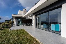 Villa en Pleumeur-Bodou - Villa Agapanthes · Facing the sea, indoor pool.