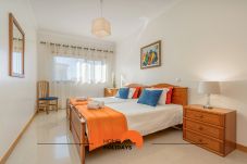 Apartamento en Albufeira - #247 Charming and Spacious in the City Center