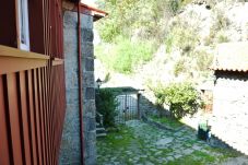 Gîte Rural à Gerês - Casa dos Bernardos T2 - Piso 1